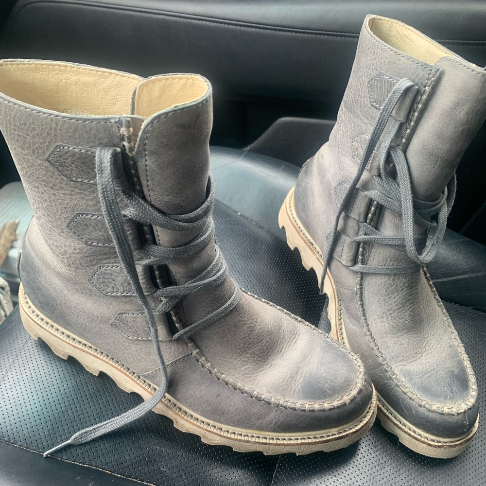 Men’s Sorel Boots - perfect condition